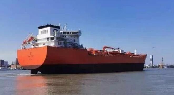 49000吨化学品船4号船按计划离开码头