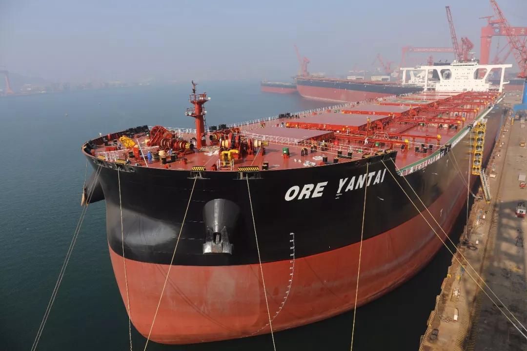  32.5万吨巨轮“ORE YANTAI”由船东和船厂异地同步签字交付